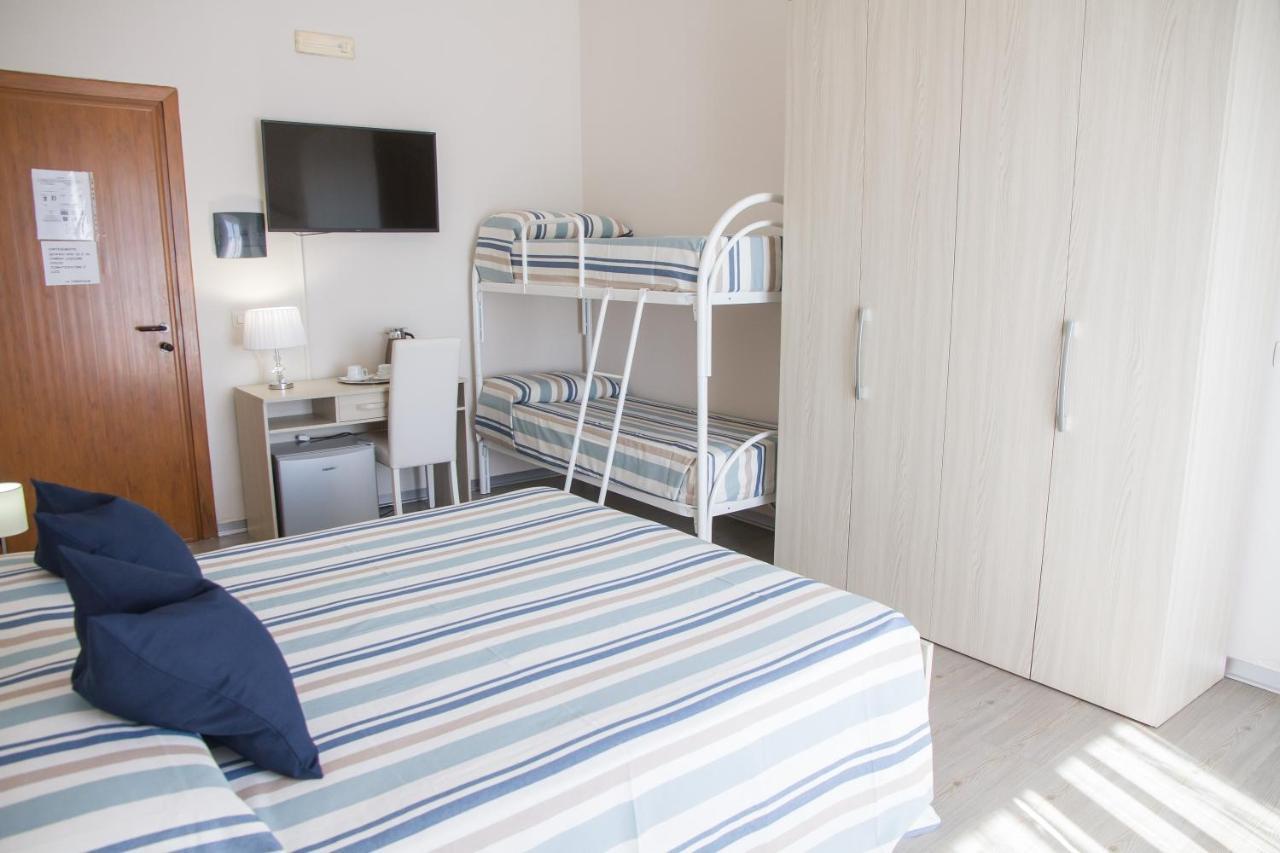 Bluriva Hotel Чиро-Марина Екстер'єр фото