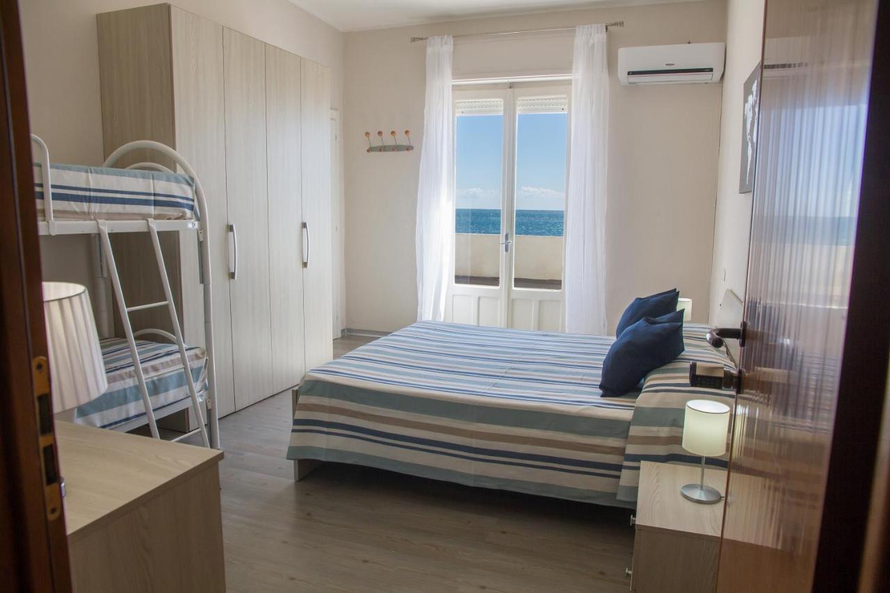 Bluriva Hotel Чиро-Марина Екстер'єр фото