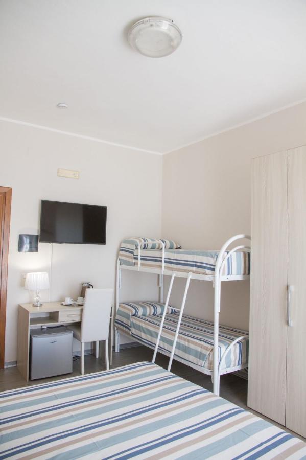 Bluriva Hotel Чиро-Марина Екстер'єр фото